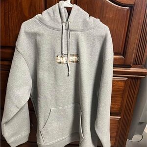 Men’s XL Supreme Burberry Hoodie